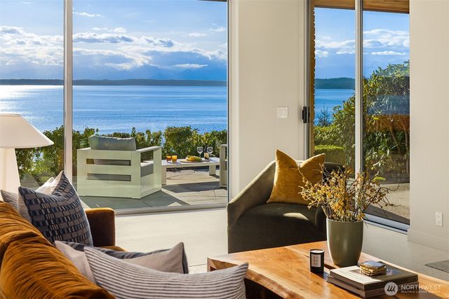 1206 NW Culbertson Drive, Seattle, WA 98177