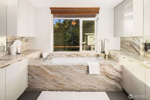 1206 NW Culbertson Drive, Seattle, WA 98177