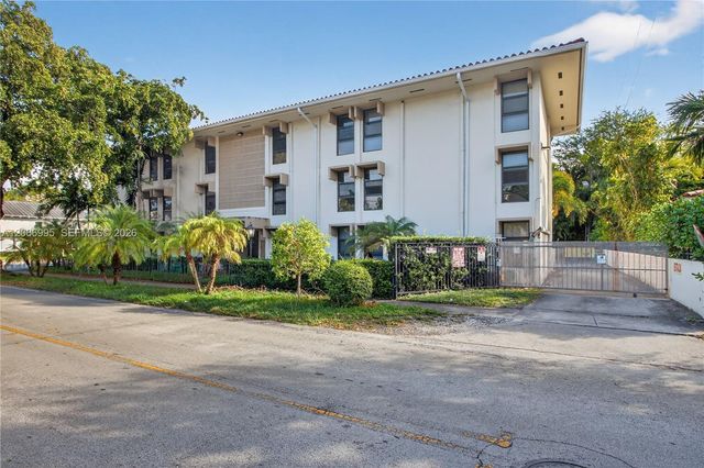 1600 S Le Jeune Road 10, Coral Gables, FL 33134