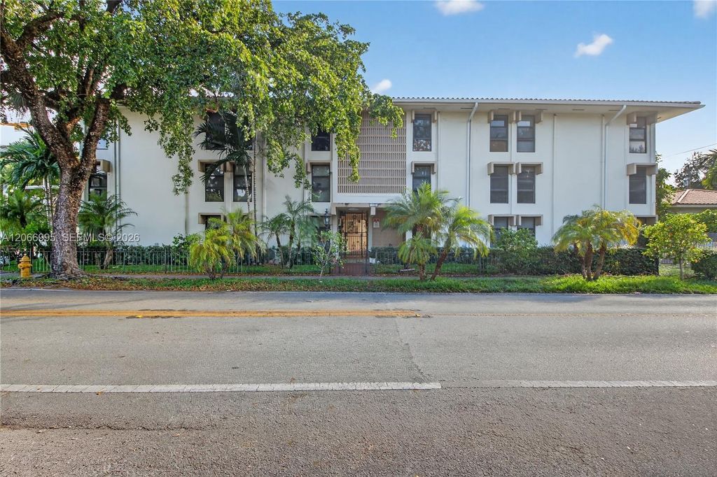 1600 S Le Jeune Road 10, Coral Gables, FL 33134