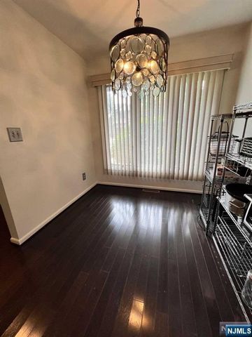 7 Dogwood Court, Woodland Park, NJ 07424