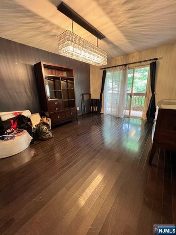 7 Dogwood Court, Woodland Park, NJ 07424