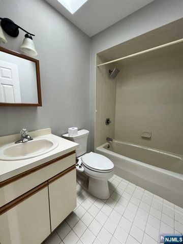 7 Dogwood Court, Woodland Park, NJ 07424