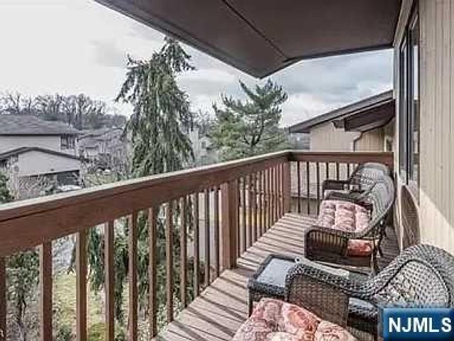 7 Dogwood Court, Woodland Park, NJ 07424
