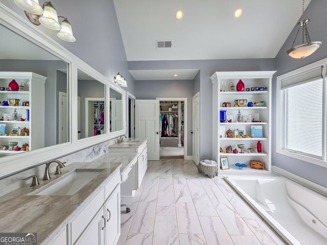 14 Allatoona Estates Drive SE, Acworth, GA 30102