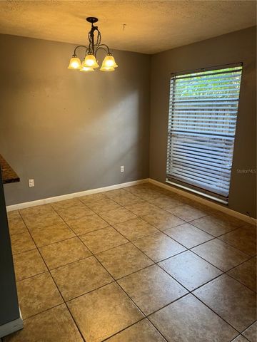 9459 FOREST HILLS CIRCLE, Tampa, FL 33612