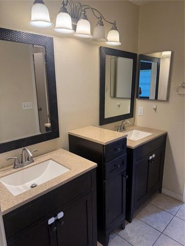 9459 FOREST HILLS CIRCLE, Tampa, FL 33612