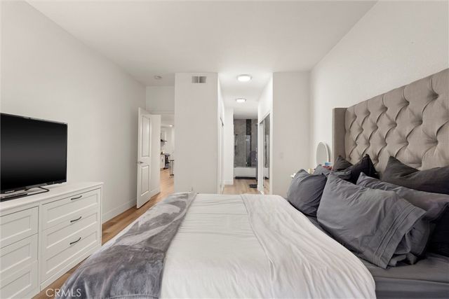 2504 W Macarthur Boulevard I, Santa Ana, CA 92704