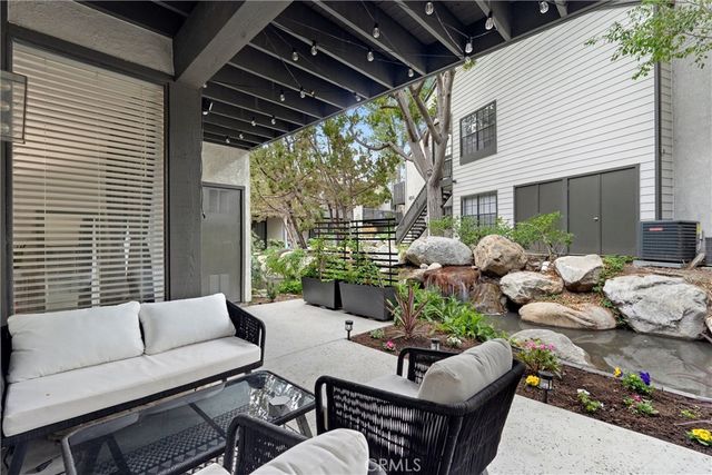 2504 W Macarthur Boulevard I, Santa Ana, CA 92704