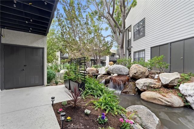2504 W Macarthur Boulevard I, Santa Ana, CA 92704