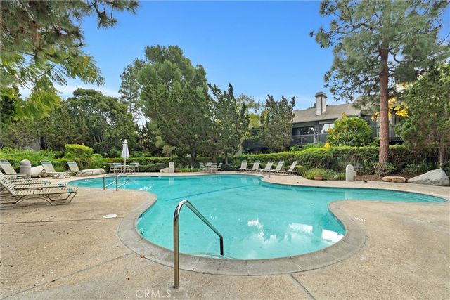 2504 W Macarthur Boulevard I, Santa Ana, CA 92704