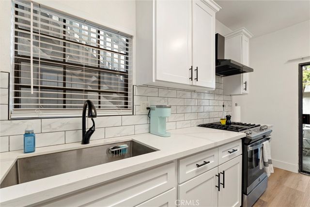 2504 W Macarthur Boulevard I, Santa Ana, CA 92704