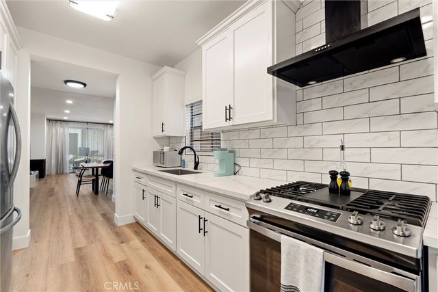 2504 W Macarthur Boulevard I, Santa Ana, CA 92704