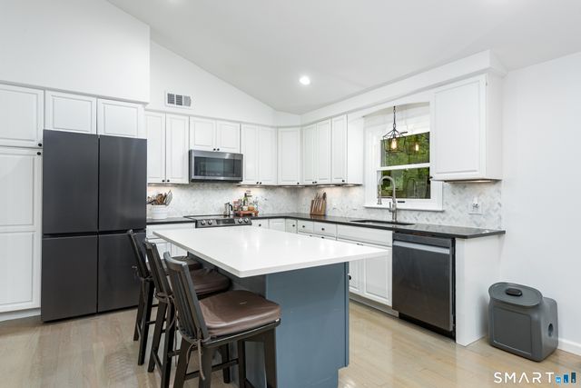 508 Oakwood Drive, Glastonbury, CT 06033