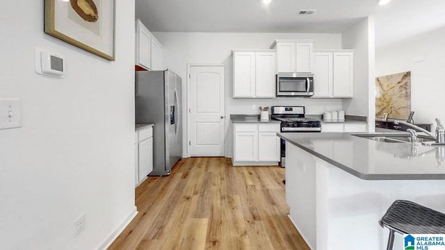 408 PEAVINE COVE, Alabaster, AL 35007