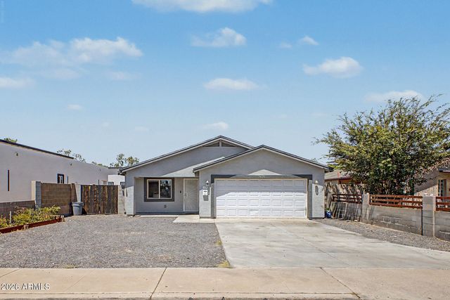 3828 W LATHAM Street, Phoenix, AZ 85009