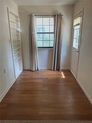728 W San Antonio ST 102, Lockhart, TX 78644