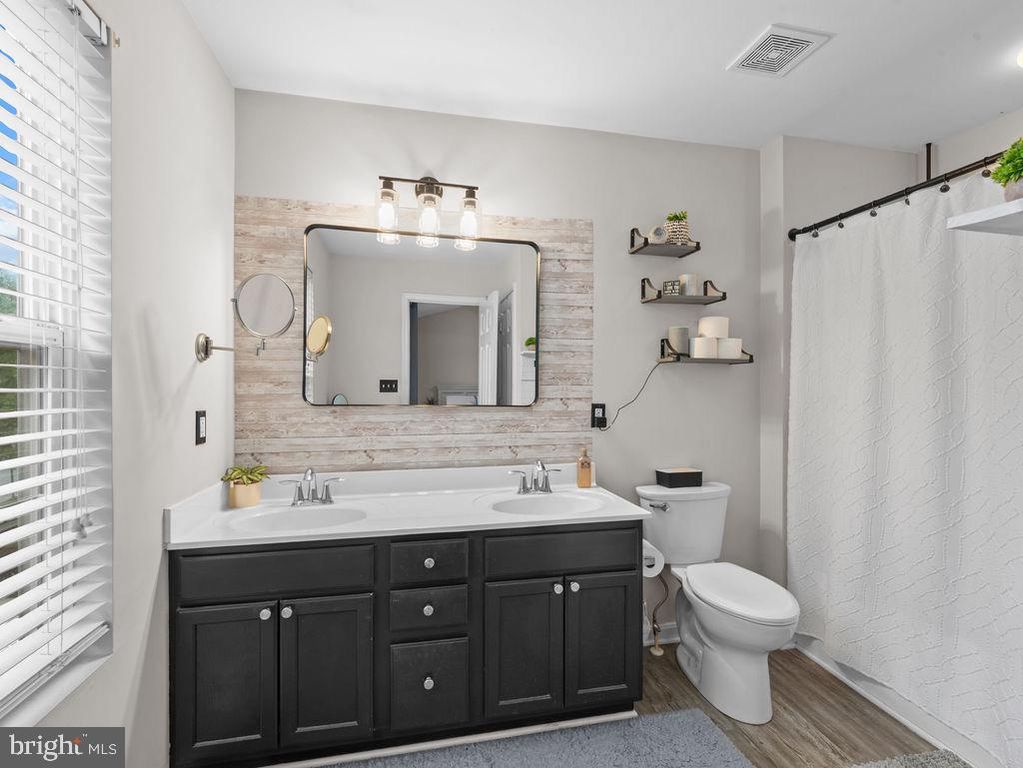Image 18 of property listing at 1309 FAIRFIELD CT, Denton, MD 21629