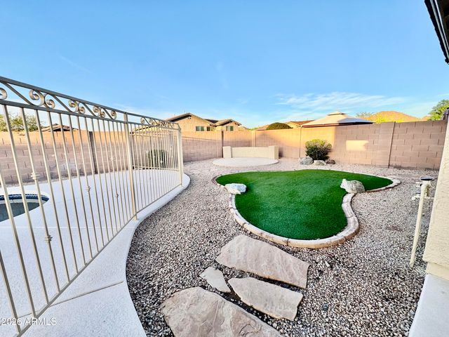 6858 W MAZATZAL Drive, Peoria, AZ 85383