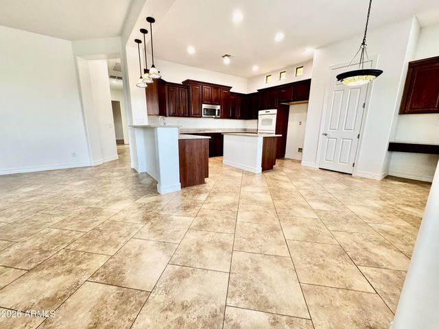 6858 W MAZATZAL Drive, Peoria, AZ 85383