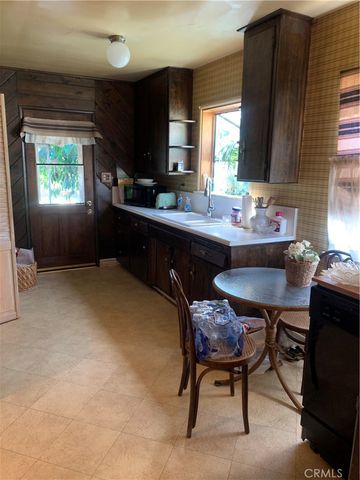 8657 Morehart, Los Angeles, CA 91352