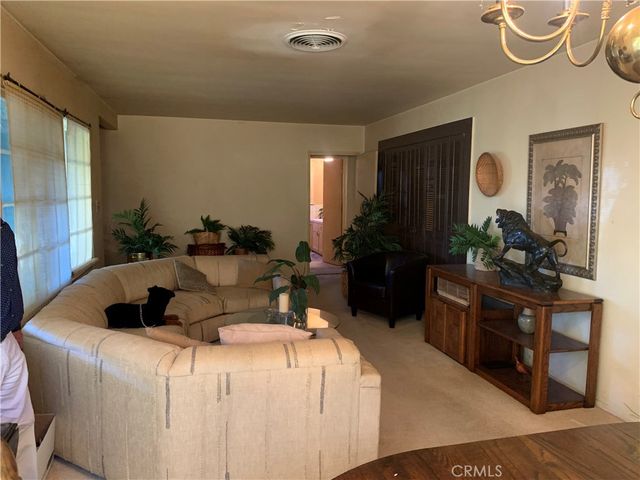 8657 Morehart, Los Angeles, CA 91352