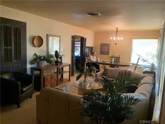 8657 Morehart, Los Angeles, CA 91352