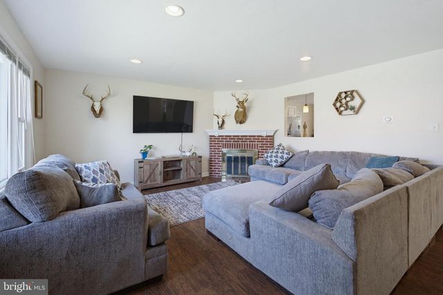 433 E ROSEVILLE RD, Lancaster, PA 17601