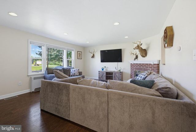 433 E ROSEVILLE RD, Lancaster, PA 17601