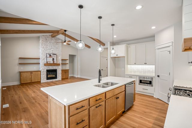 9233 Summer Song Lane, Sylvania, OH 43560