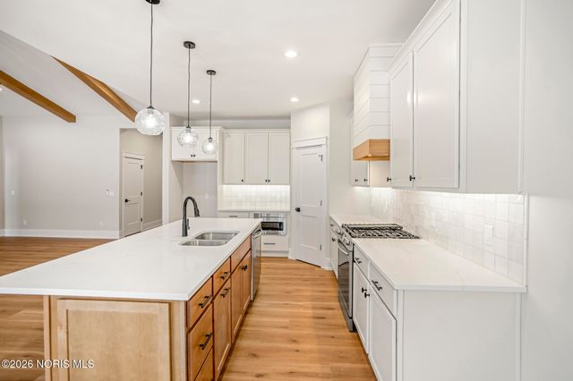 9233 Summer Song Lane, Sylvania, OH 43560