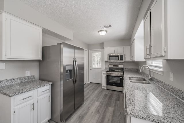 2666 Kellogg Avenue, Dallas, TX 75216