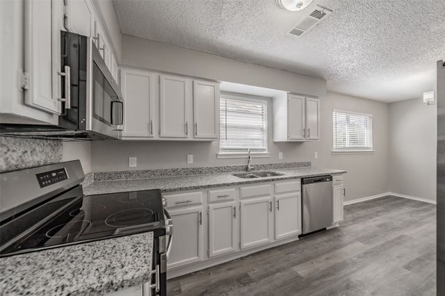 2666 Kellogg Avenue, Dallas, TX 75216