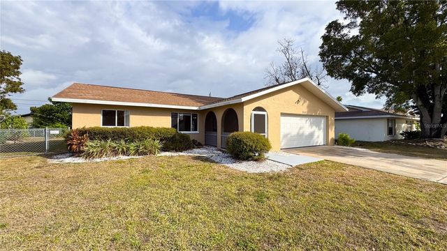 933 SE 26TH STREET, Cape Coral, FL 33904