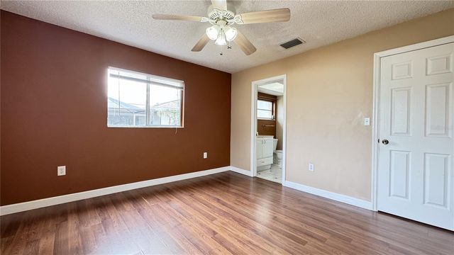 933 SE 26TH STREET, Cape Coral, FL 33904