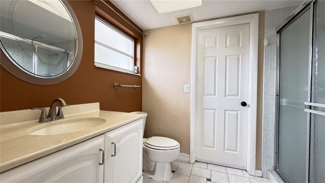 933 SE 26TH STREET, Cape Coral, FL 33904