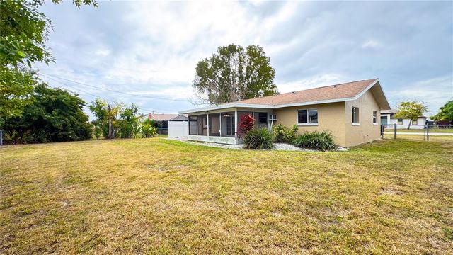 933 SE 26TH STREET, Cape Coral, FL 33904