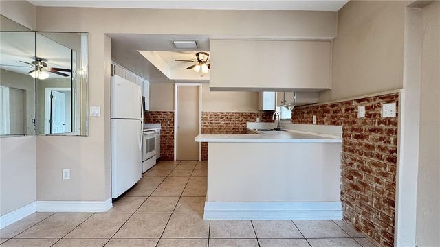 933 SE 26TH STREET, Cape Coral, FL 33904