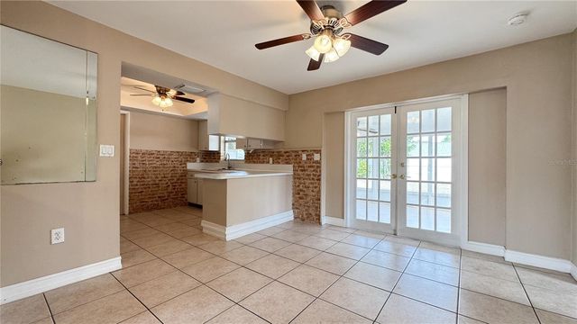 933 SE 26TH STREET, Cape Coral, FL 33904