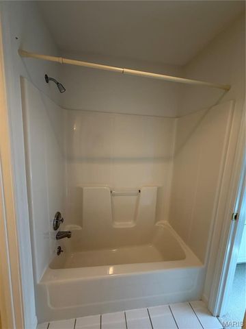 17 Orchard Point Road, Hannibal, MO 63401
