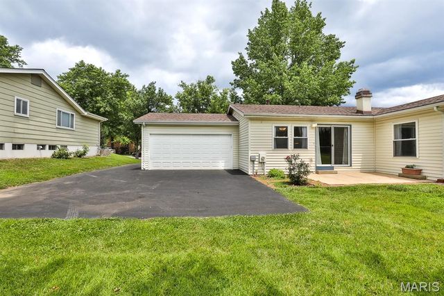 11858 Villa Dorado Drive, St Louis, MO 63146