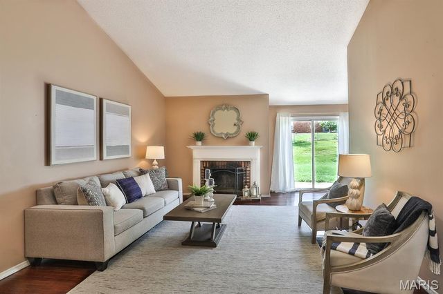 11858 Villa Dorado Drive, St Louis, MO 63146