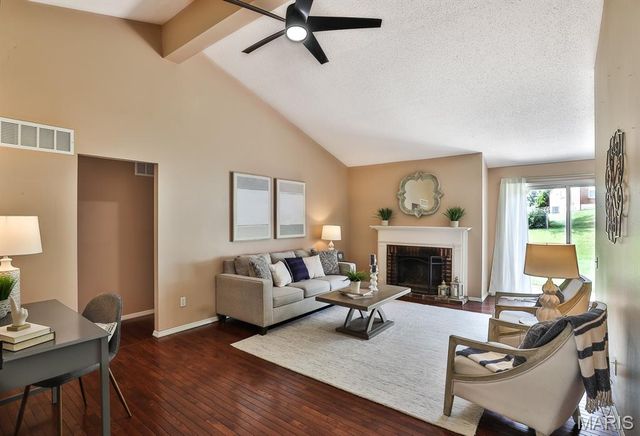 11858 Villa Dorado Drive, St Louis, MO 63146