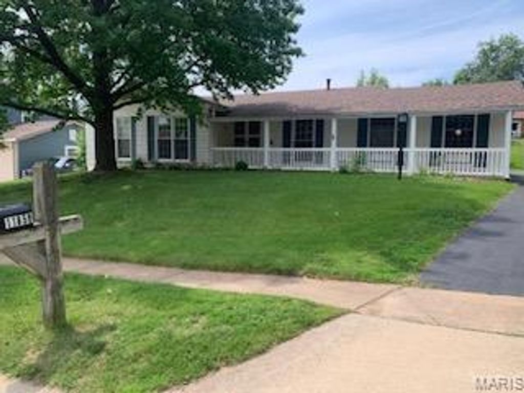 11858 Villa Dorado Drive, St Louis, MO 63146