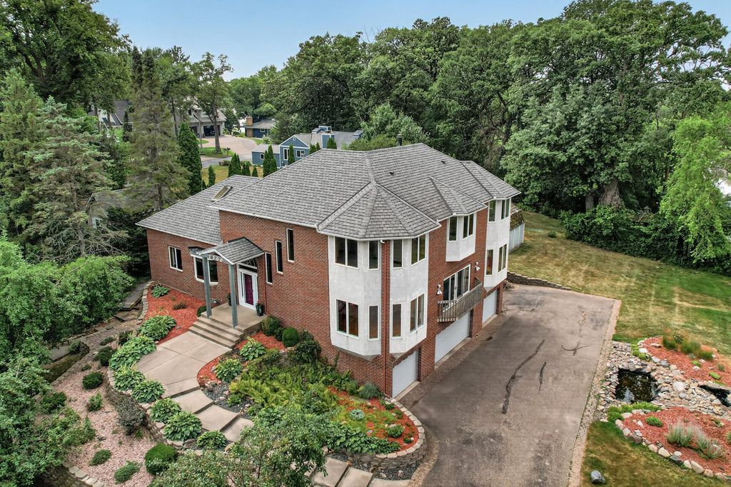2300 Bantas Point Road, Wayzata, MN 55391