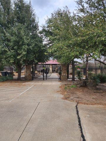 2099 Parkview Drive, Wills Point, TX 75169