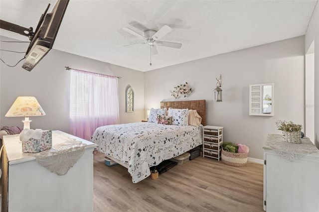 2948 BANCROFT CIRCLE E B, Palm Harbor, FL 34683