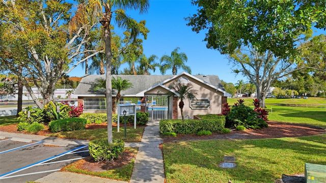2948 BANCROFT CIRCLE E B, Palm Harbor, FL 34683