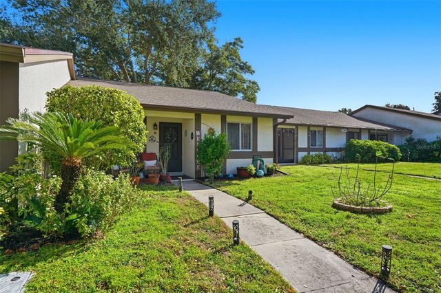 2948 BANCROFT CIRCLE E B, Palm Harbor, FL 34683