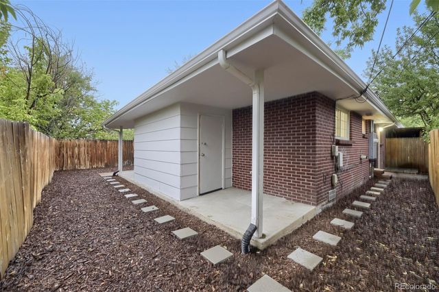 907 Newton Street, Denver, CO 80204